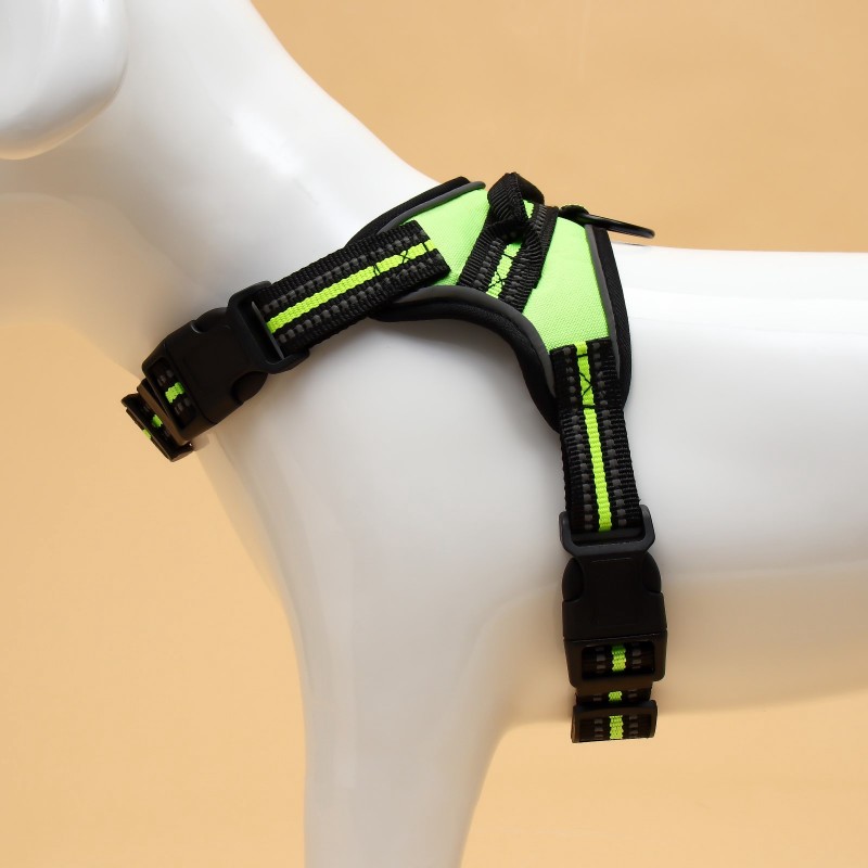 Шлейка улучшенная К7 мягкая светоотражающая, размер М, ОГ 52-66 см, вес 9.5-17.5 кг, зелёная.